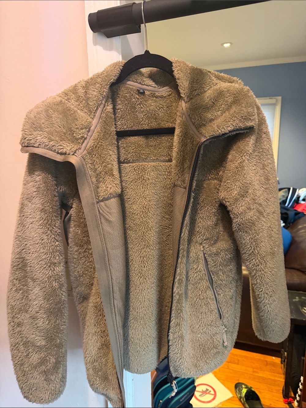 Uniqlo Men's Plush Sherpa Jacket - Beige